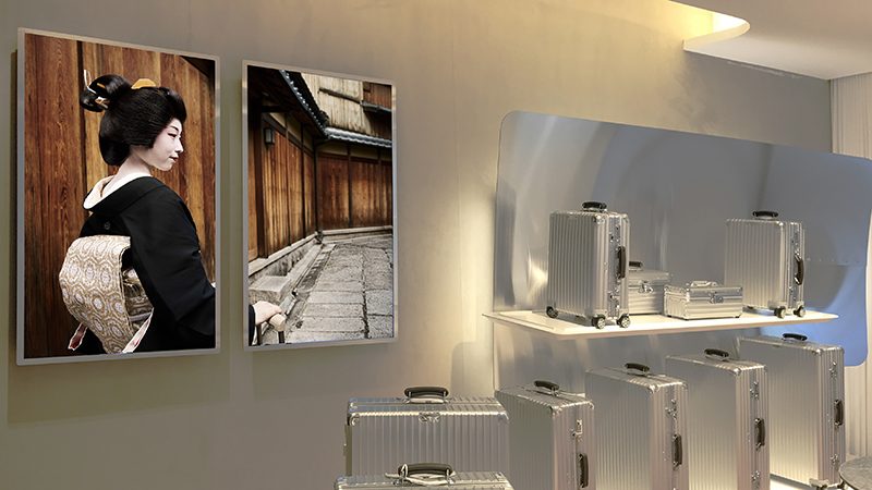 MEDIA SCENOGRAPHY, RIMOWA PARIS \u2014 RIMOWA \u2014 Paris, France \u2014 2016 | Bangert Projects